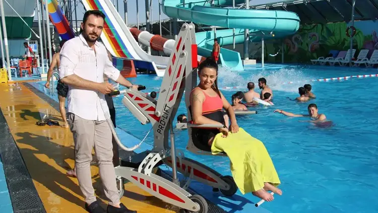 Sanayici Baba-Oğul’dan Engelsiz Havuzlar: Hürriyet’teyiz!
